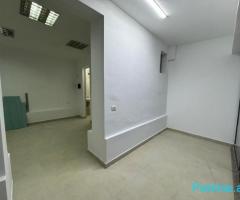 Shitet Ambient Komercial i Saporikonstruktuar Prane Selvise