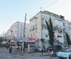 Shitet 2+1 Rruga Bardhyl Buze Rruge