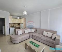 epet apartament 1+1 per qira ne Astir prane rrethrrotullimit.