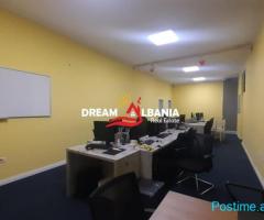 Ambjent per zyra me qera ne Bllok (ID 4261843)