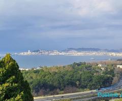 ???? SHITET VILË NË SHKALLNUR – ME PAMJE MAHNITËSE NGA DETI!