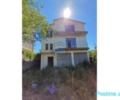 Shitet, Shtëpi 3-Katëshe në Zonën e 3 Çezmave