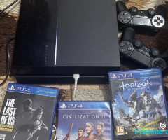 PS4 super gjendje me dy leva dhe lojra