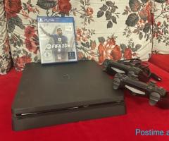 PS4 Slim me dy leva dhe FIFA 23