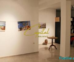 AMBIENT BIZNESI ME QERA 120 M2 QENDER 700 EURO