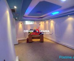 Dyqan ne shitje tek Rruga e Durresit, prane Hotel Colosseo,