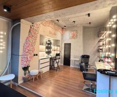 Shitet biznesi MakeUP artist