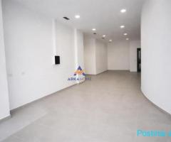 JEPET AMBIENT ME QERA 105M2 "PRANE AMBASADES AMERIKANE RRUGA