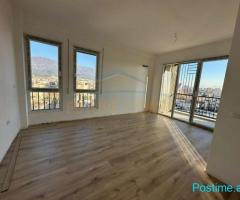 0694603851,Shitet, Apartament 2+1+2, Rruga 5 Maji, Tiranë.