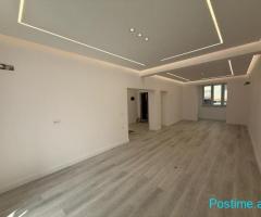 Ambjent biznesi me qera, Rruga e Barrikadave