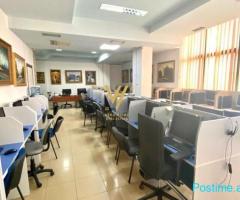 SHITET AMBIENT 246 M2 PRAN AMBASADES AMERIKANE 649.500 EURO