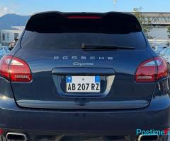 Shitet Porsche Cayenne viti 2013