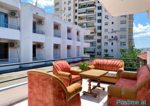 Godinë me Apartamente + 4 Dyqane – Mundësi Investimi Okazion - 3/4