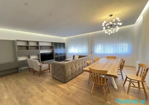 Vilë për Shitje – Elegancë, Hapësirë dhe Privatësi - 1/4