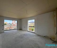 Shitet apartament 2+1+2