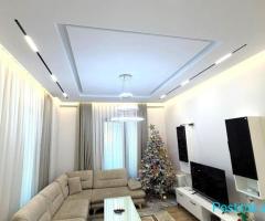 Jepet me qera super apartament 2+1+2 tek Square 21!