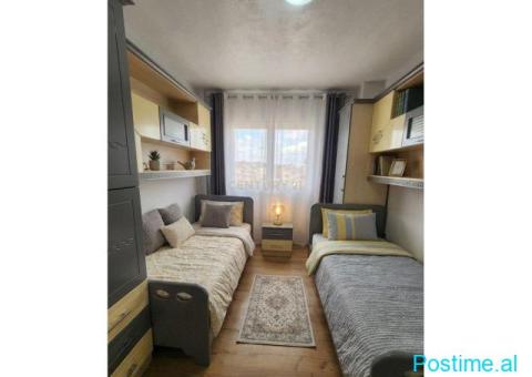 Jepet me qera Apartament 2+1 ne Xhamllik - 1/5