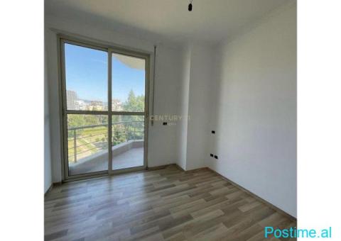 Shitet Apartament 3+1+2, Komuna e Parisit!!! - 4/5