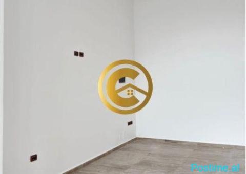 Shitet Ambient Biznesi 50 m2 në Sarandë   100,000 - 2/5
