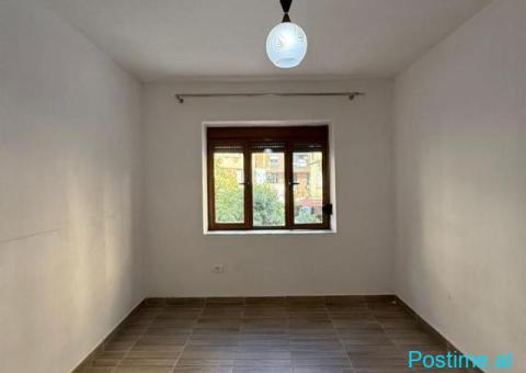 shitet Apartament 1+1 – Laprakë mbrapa Kupolë - 4/5