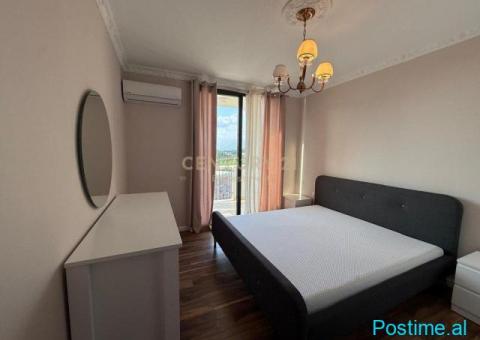 Shitet Apartament 2+1+2 me dy ballkone tek Liqeni i Thate - 4/5