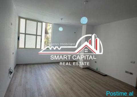 SHITET APARTAMENT TE RRUGA E CIPAJVE VLORE!! - 1/5