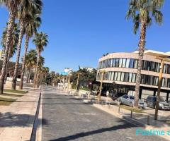 KËRKOJMË STAF PËR HOTEL / BAR - RESTORANT. 2 SANITARE DHE 2