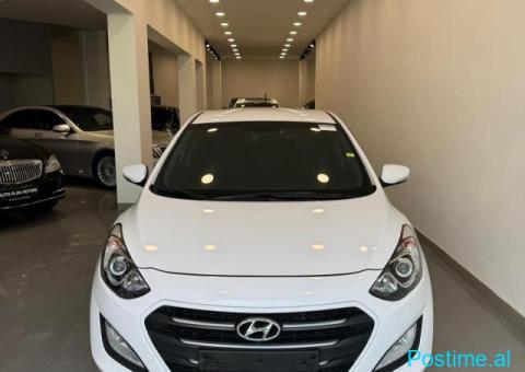 Hyundai i30 1.6 - 4/10