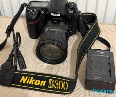 Nikon D300 me lens 18- 200mm VR