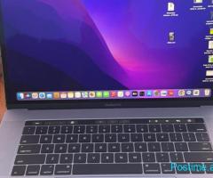 Macbook pro 2016 15 inch AKULL