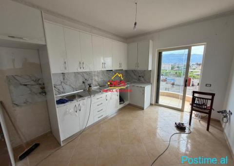 🆕🏘 JEPET ME QIRA KATI I TRETË I NJË NDËRTESE, VLORË - 1/9