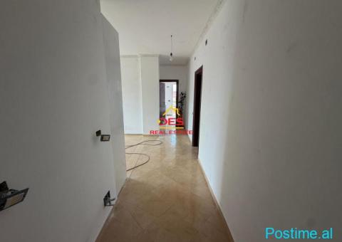 🆕🏘 JEPET ME QIRA KATI I TRETË I NJË NDËRTESE, VLORË - 3/9