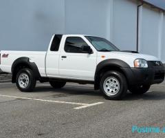Nissan NP300 2.5 nafte 2011 🇨🇭🇨🇭🇨🇭