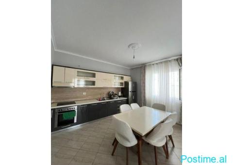SHITET SHTËPI PRIVATE 2-KATËSHE – HAPËSIRË, KOMODITET DHE PR - 9/10