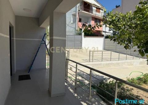 Jepet me qira shtëpi private 3+1+2 në Sauk të Ri! - 1/9