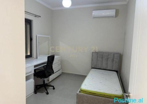 Jepet me qira shtëpi private 3+1+2 në Sauk të Ri! - 3/9