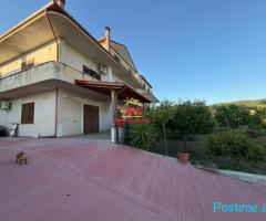 🆕🏘 JEPET ME QIRA KATI I DYTË I NJË VILE NË PUS MEZIN,VLORË