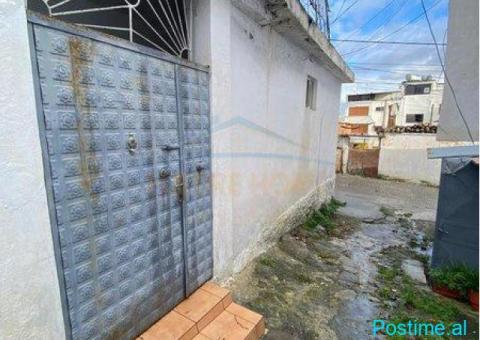 0696044407 Disponojmë për Shitje,Shtëpi Private,Pranë Muzeut - 1/4