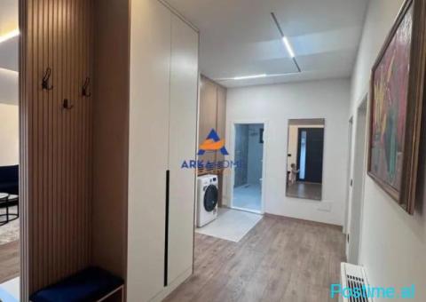 JEPET APARTAMENT ME QERA 2+1+BALLKON 'RRUGA LORD BAJRON , LA - 4/5