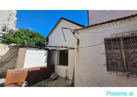 Shitet Shtëpi Private 1-Katëshe në Qendër të Durrësit, Rrugi - 3/7