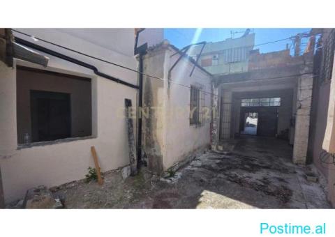 Shitet Shtëpi Private 1-Katëshe në Qendër të Durrësit, Rrugi - 5/7