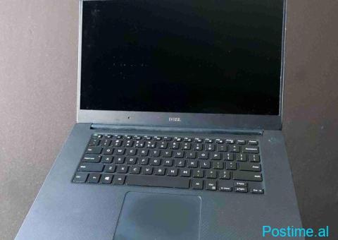 Dell xps 15 per pjese ndez po ben flicker bordi