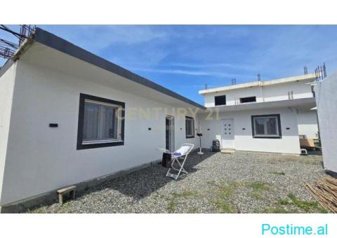 Shitet Kompleks me 3 Shtëpi në Hamallaj – Vetëm 400 m nga De - 3/10