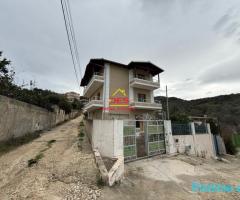🏡 JEPET ME QIRA VILË 3-KATËSHE PRANË FABRIKËS SË TULLAVE