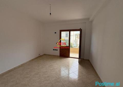 🏡 JEPET ME QIRA VILË 3-KATËSHE PRANË FABRIKËS SË TULLAVE - 7/10