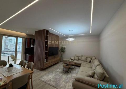 Apartament 2+1 Me Qira në Qendren e Durrësit , prane Postes - 8/10