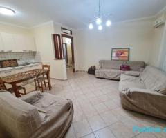 0698329326 Jepet me Qira Apartament 2+1 me qira në qendër