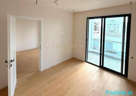 Apartament 1+1 me Pamje Deti 50 metra nga Deti në Golem. - 2/9