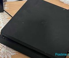 PS4 Slim 1TB Super gjendje + 2 leva +2 lojera