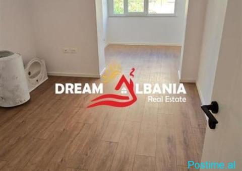 Shitet Apartament 1+1 tek 21 Dhjetori, prane Mozzaikut ne Ti - 4/5